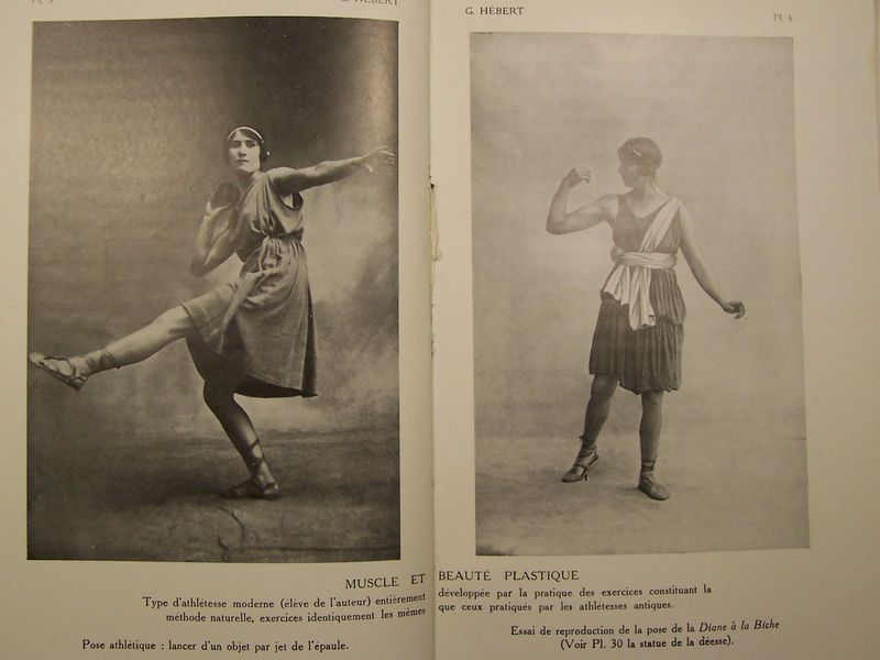 Photo de femmes hébertistes tirées d'un ouvrage de George Hébert